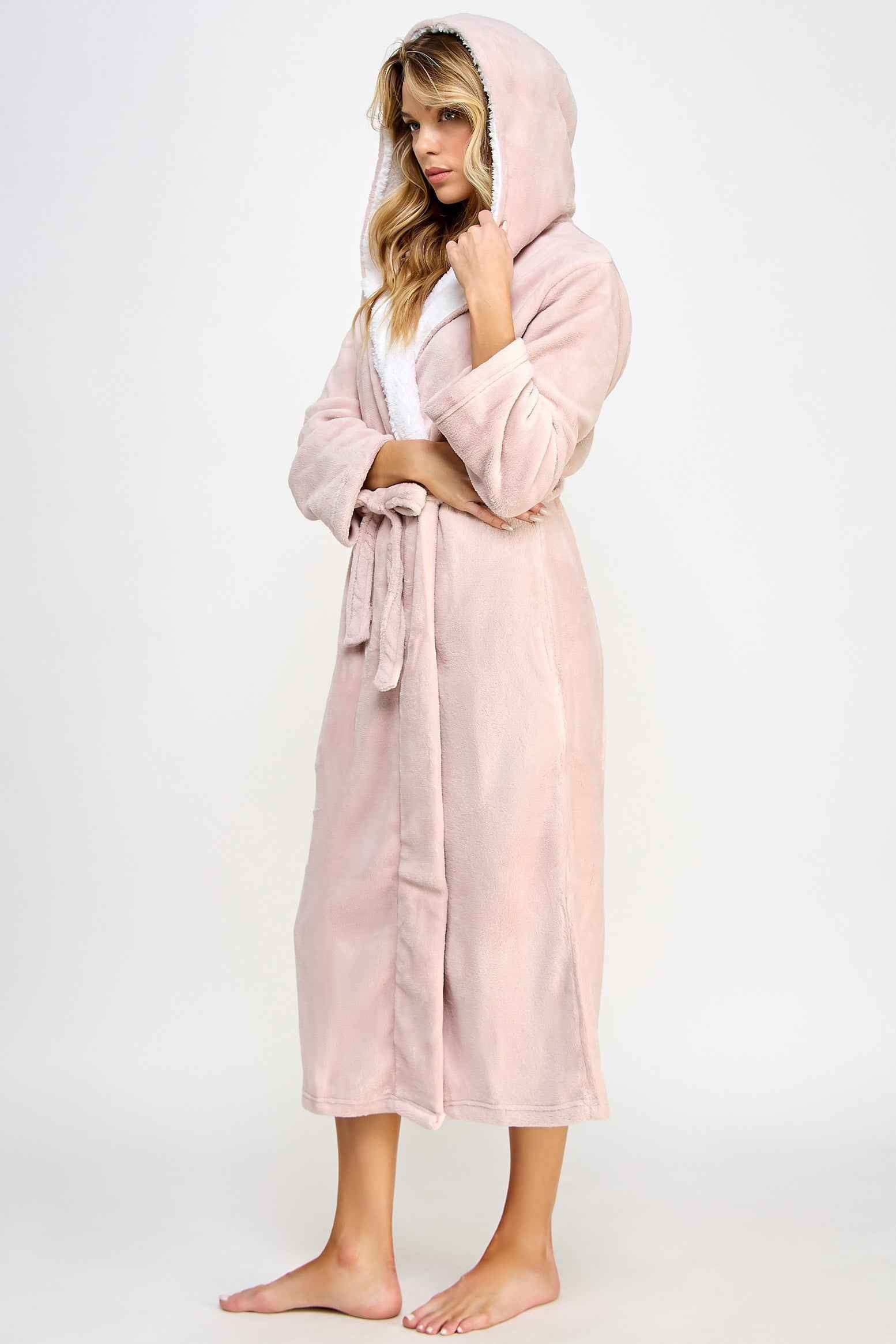 1818 Janette Robe