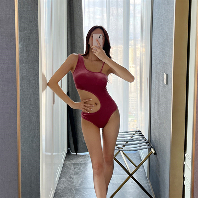 One-Shoulder Solid Color One-Piece Swimsuit with Waist Exposure