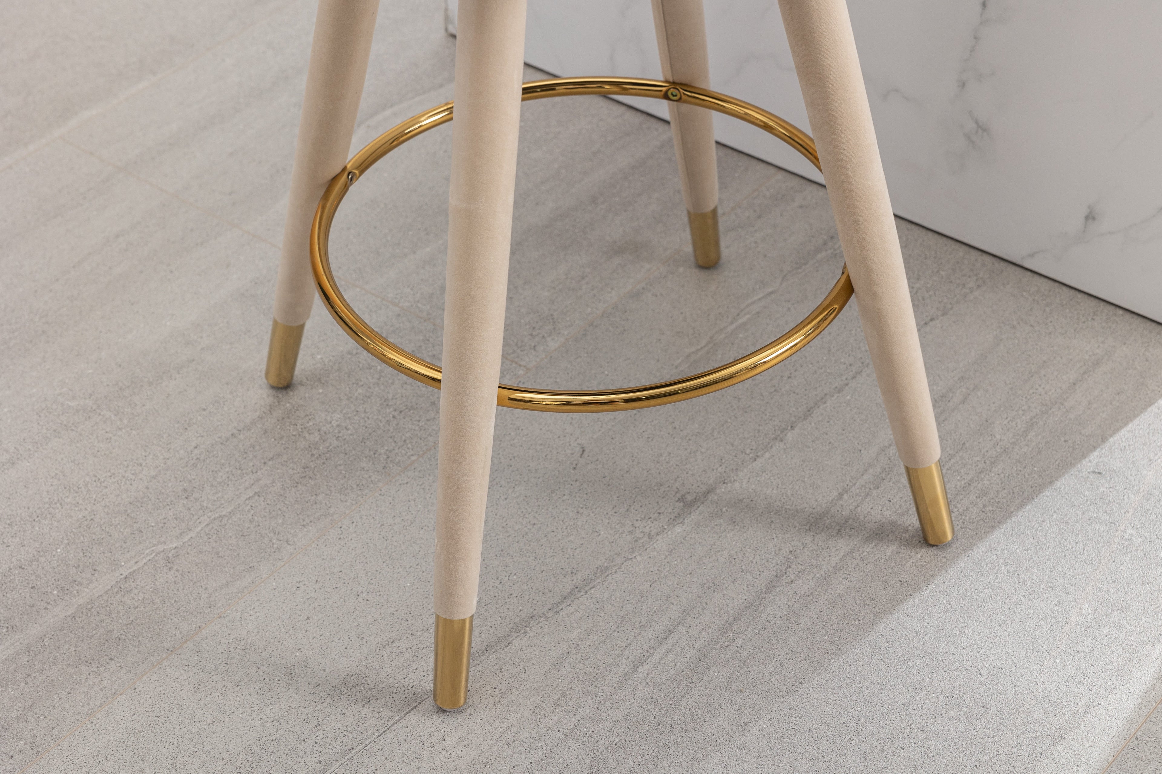 COOLMORE Counter Height Bar Stools Set of 2 for Kitchen Counter Solid Wood Legs with a fixed height of 360 degrees Beige