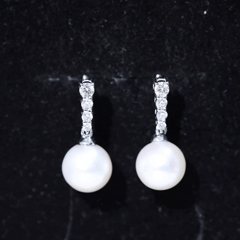 15 Carat Freshwater Pearl Drop Earrings with Diamond