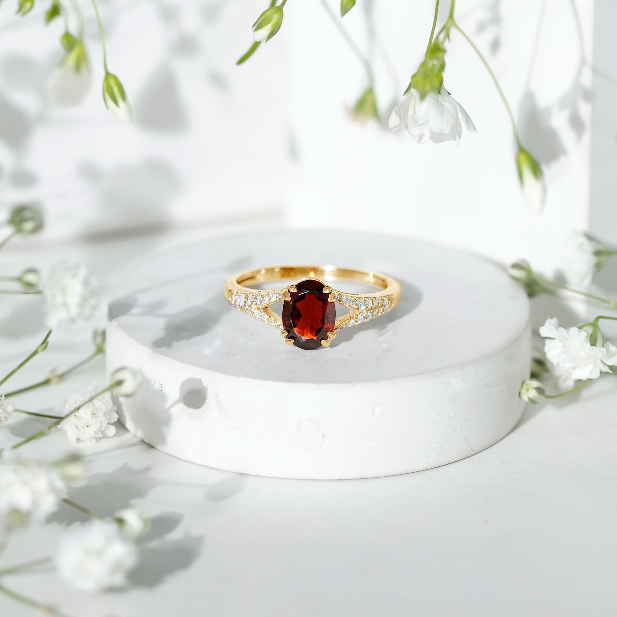 Natural 1.5 Carat Garnet Oval Engagement Ring with Diamond Split Shank