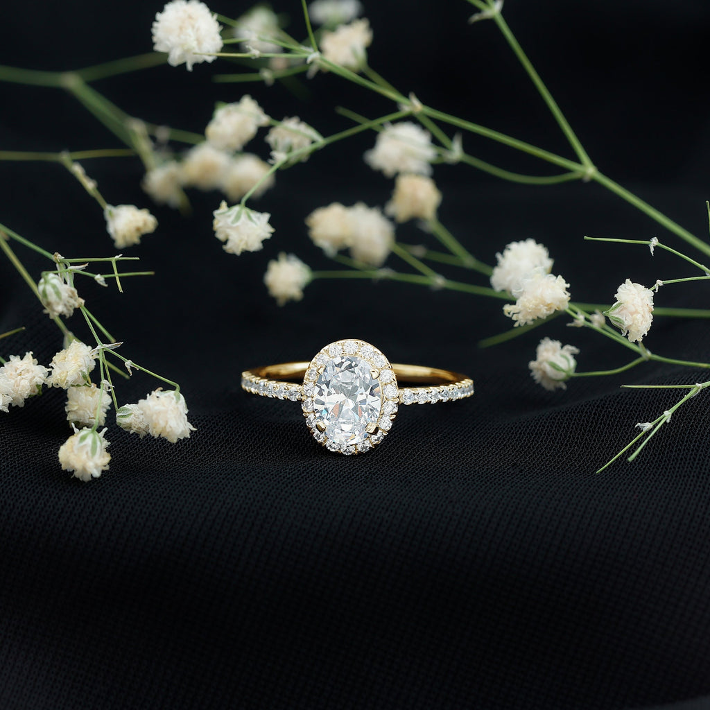 1.2 Carat Cubic Zirconia Oval Halo Engagement Ring for Women