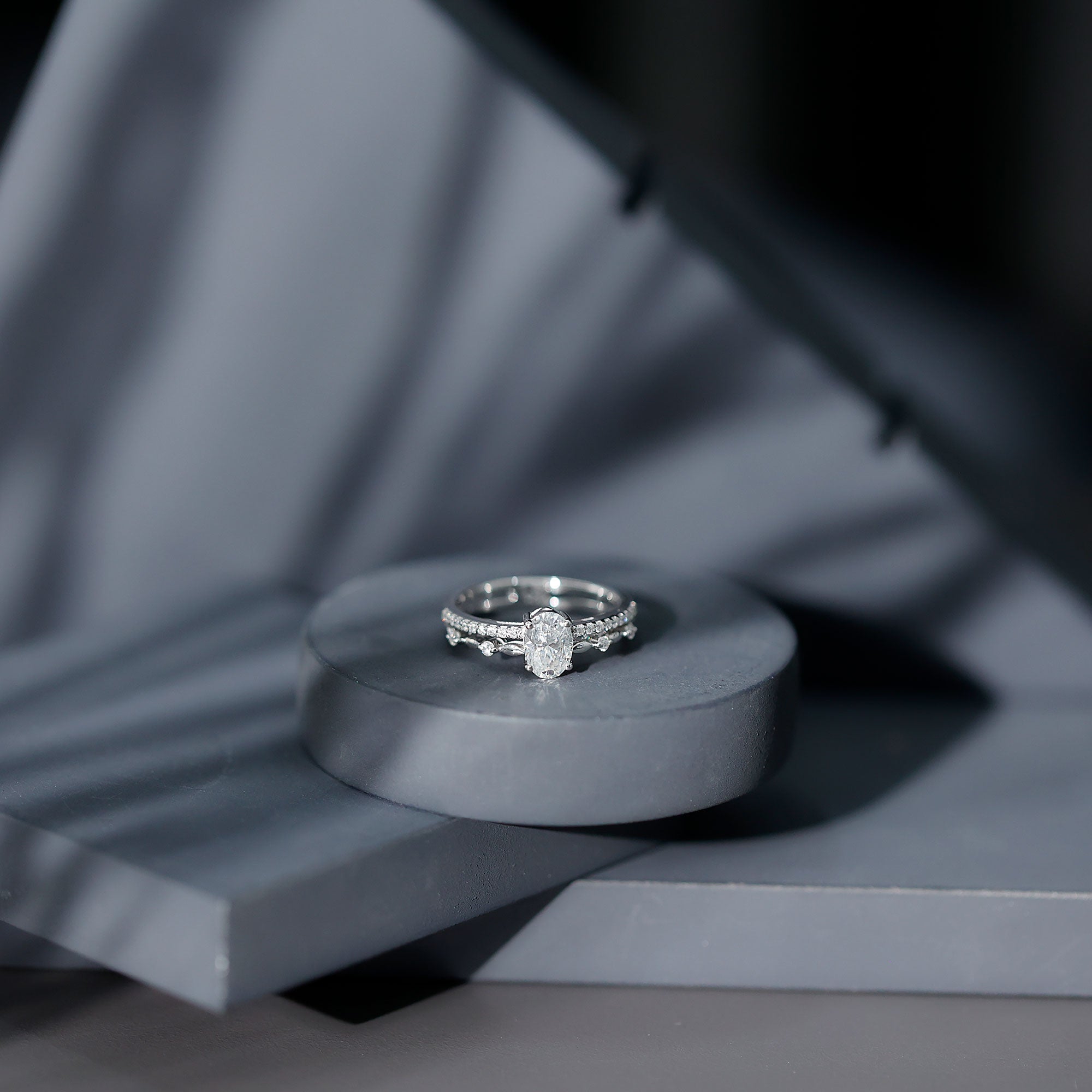 Lab Grown Diamond 0.75 Carat Oval Shaped Double Band Engagement Ring