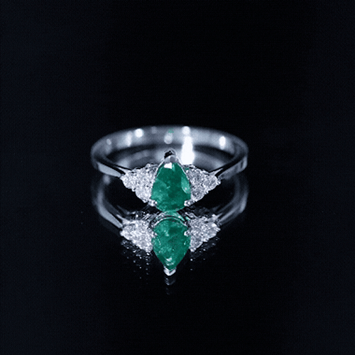 0.6 Carat AAA Quality Pear Shape Emerald Teardrop Engagement Ring with Diamond