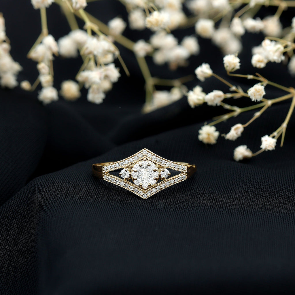 Round Diamond Vintage Ring in illusion Setting