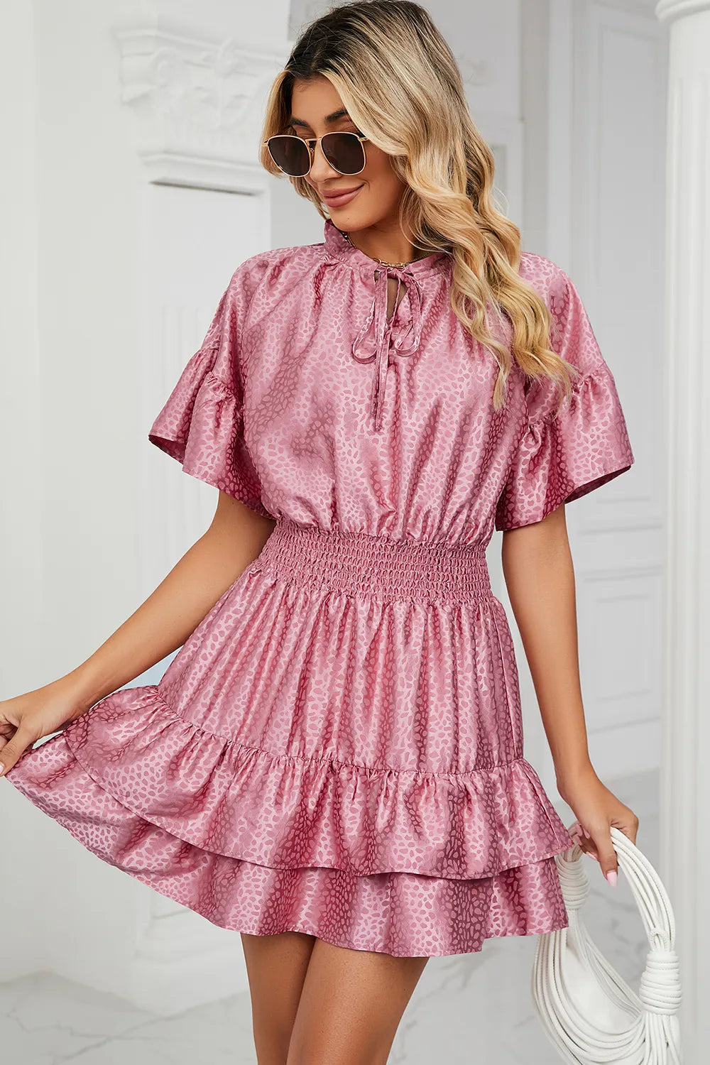 Solid color waist cinching loose V-neck lotus leaf dress for women
